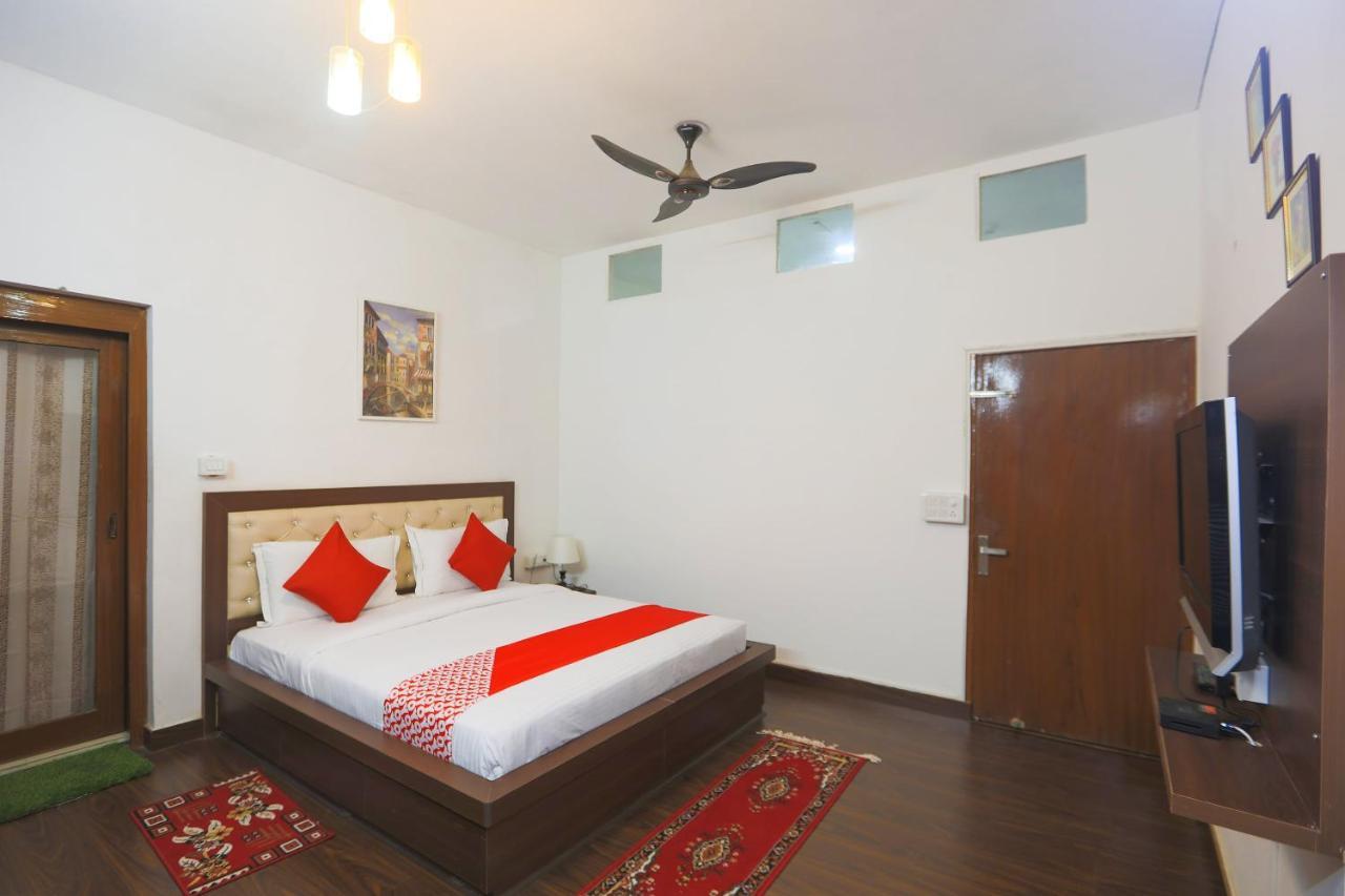 Oyo 62702 Golden Home Stay New Delhi Extérieur photo